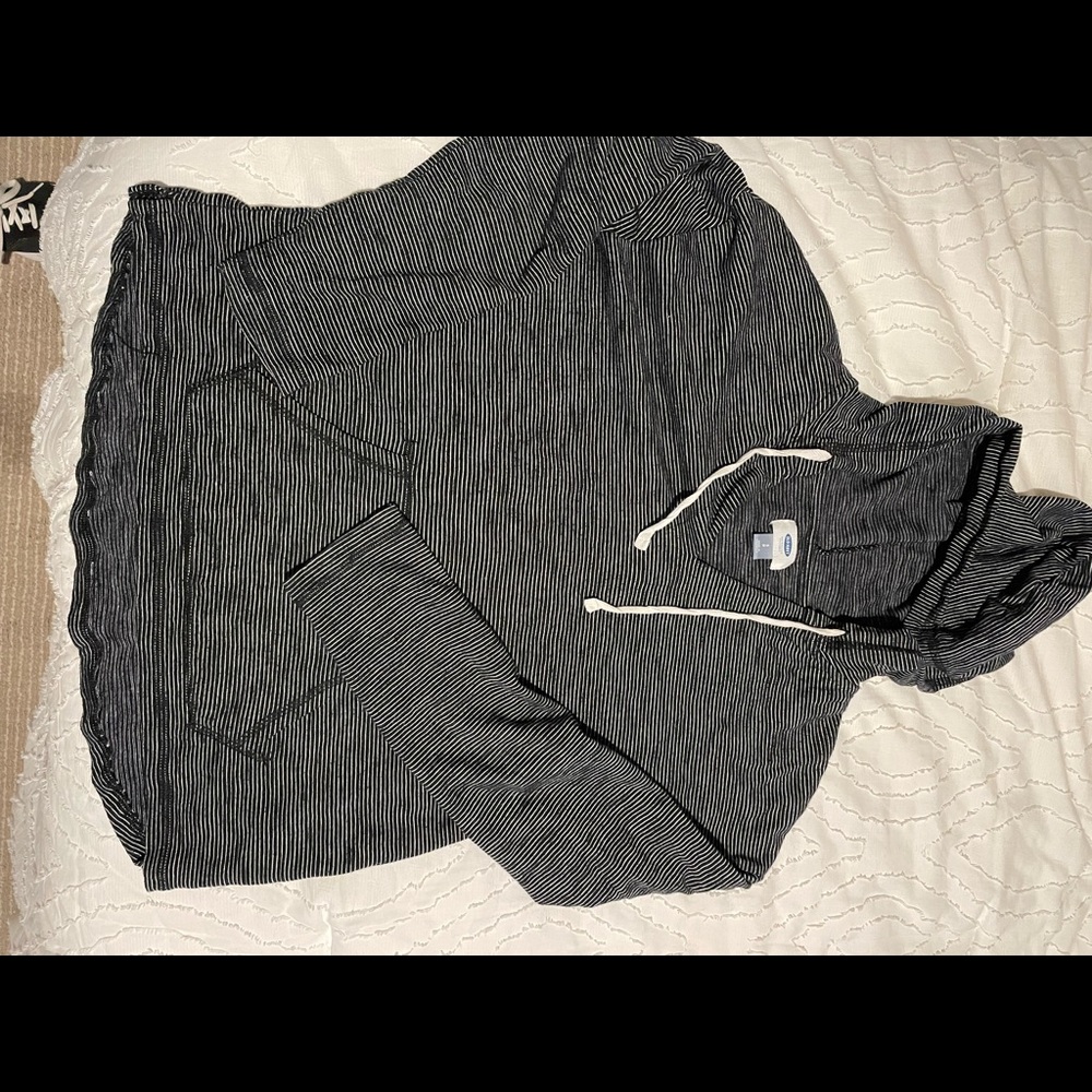 Old navy long sleeve size small